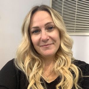 Meet your Posher, Stefanie